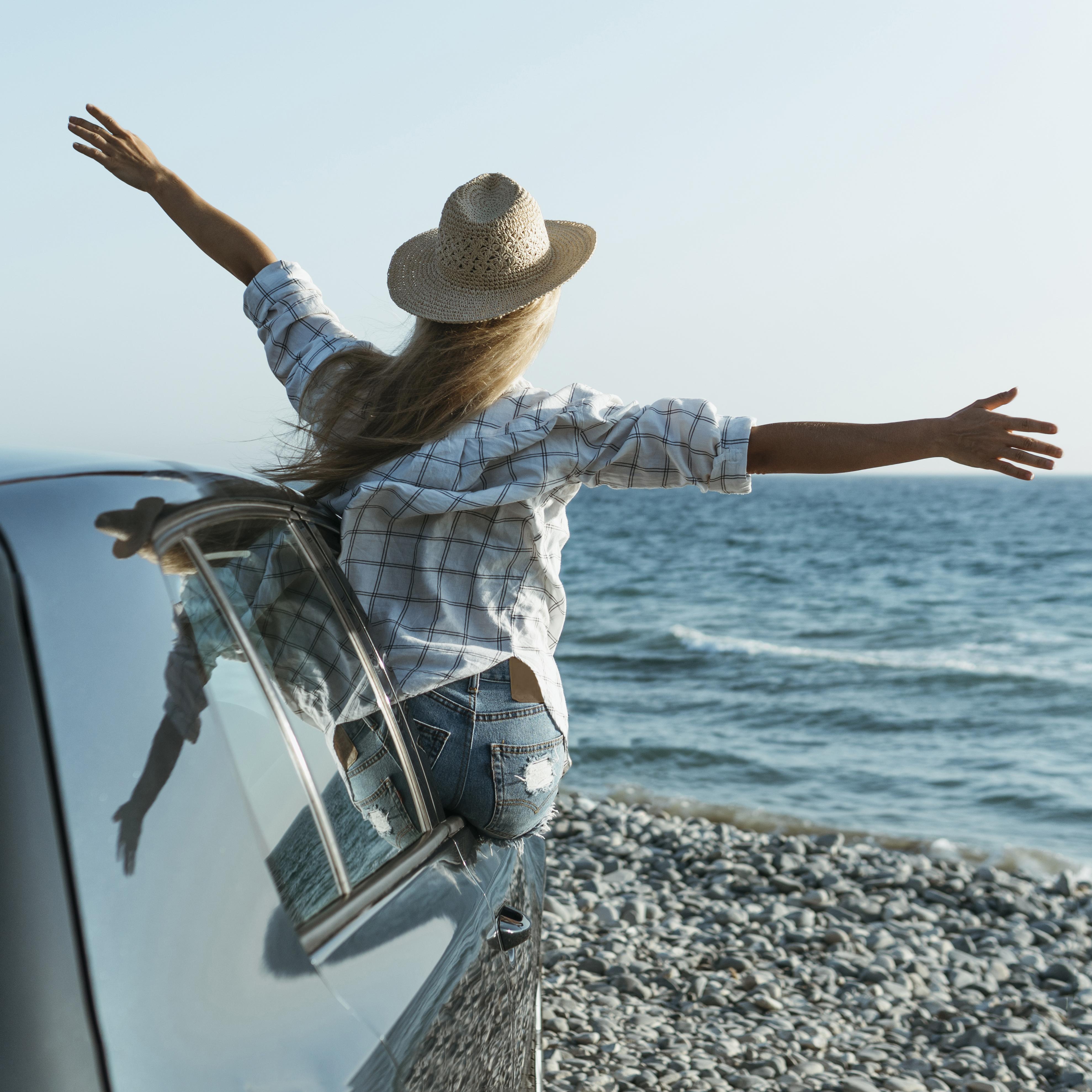 Perfumes Perfect for Travel and Vacation Days