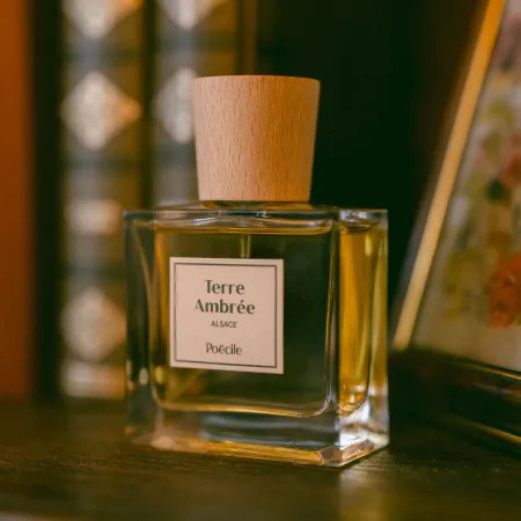 Terre Ambree Perfume Poecile